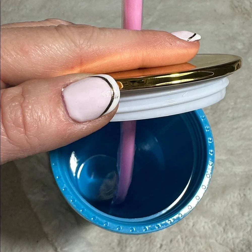 Lilly Pulitzer 24 ounce plastic tumbler in chick magnet print